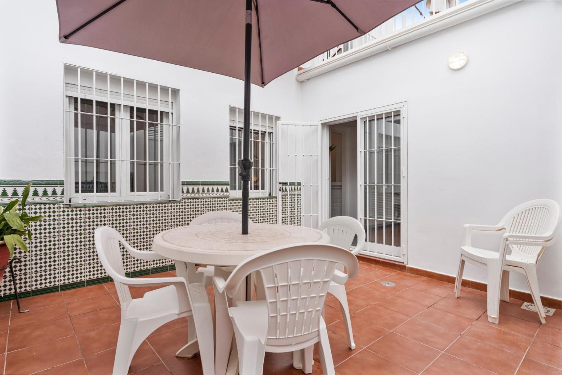Сasa de vacaciones Charming 3 Bedroom House With 2 Terraces Málaga