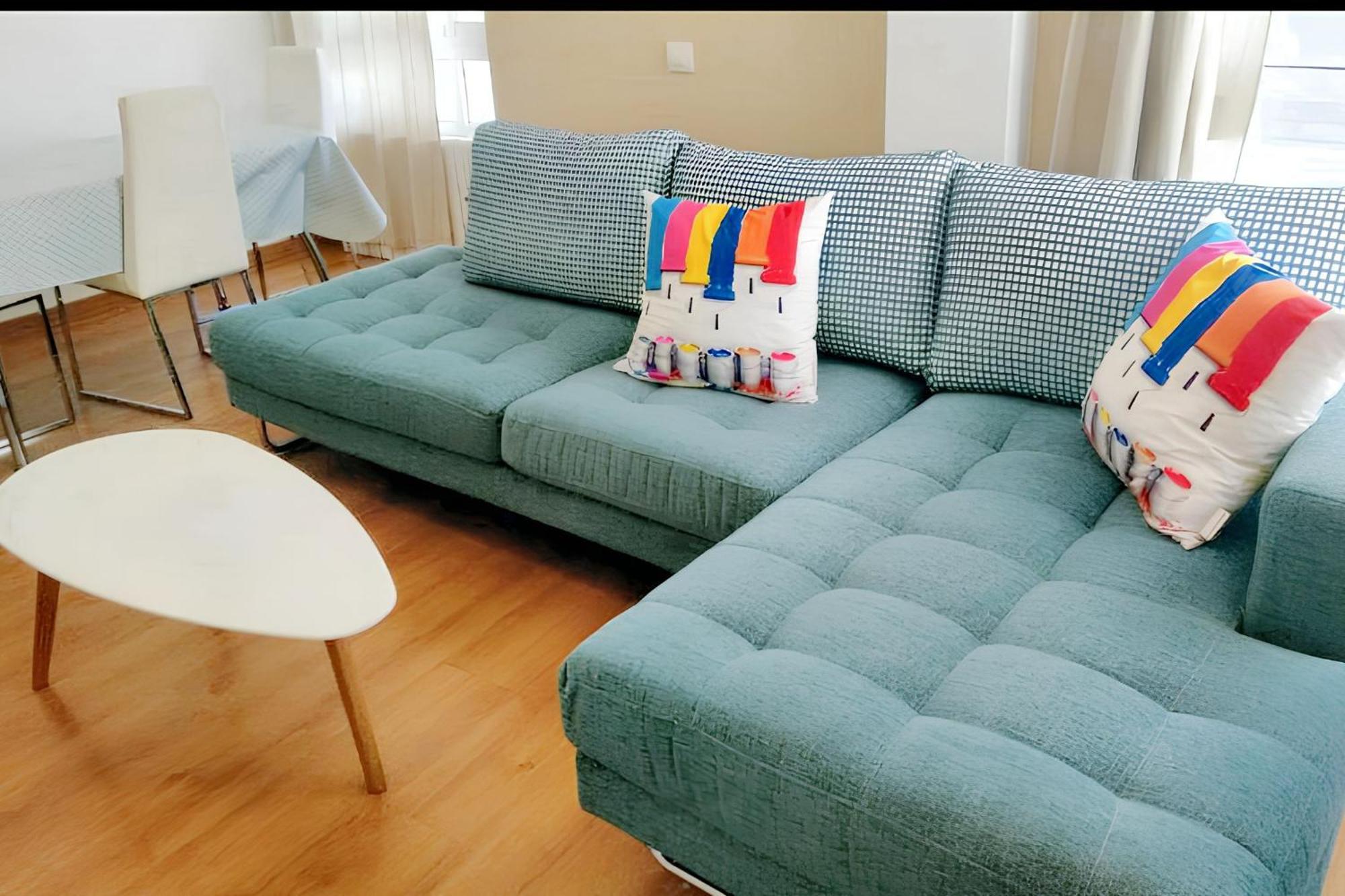 Modern 80 M² + Balcony Apartment Málaga