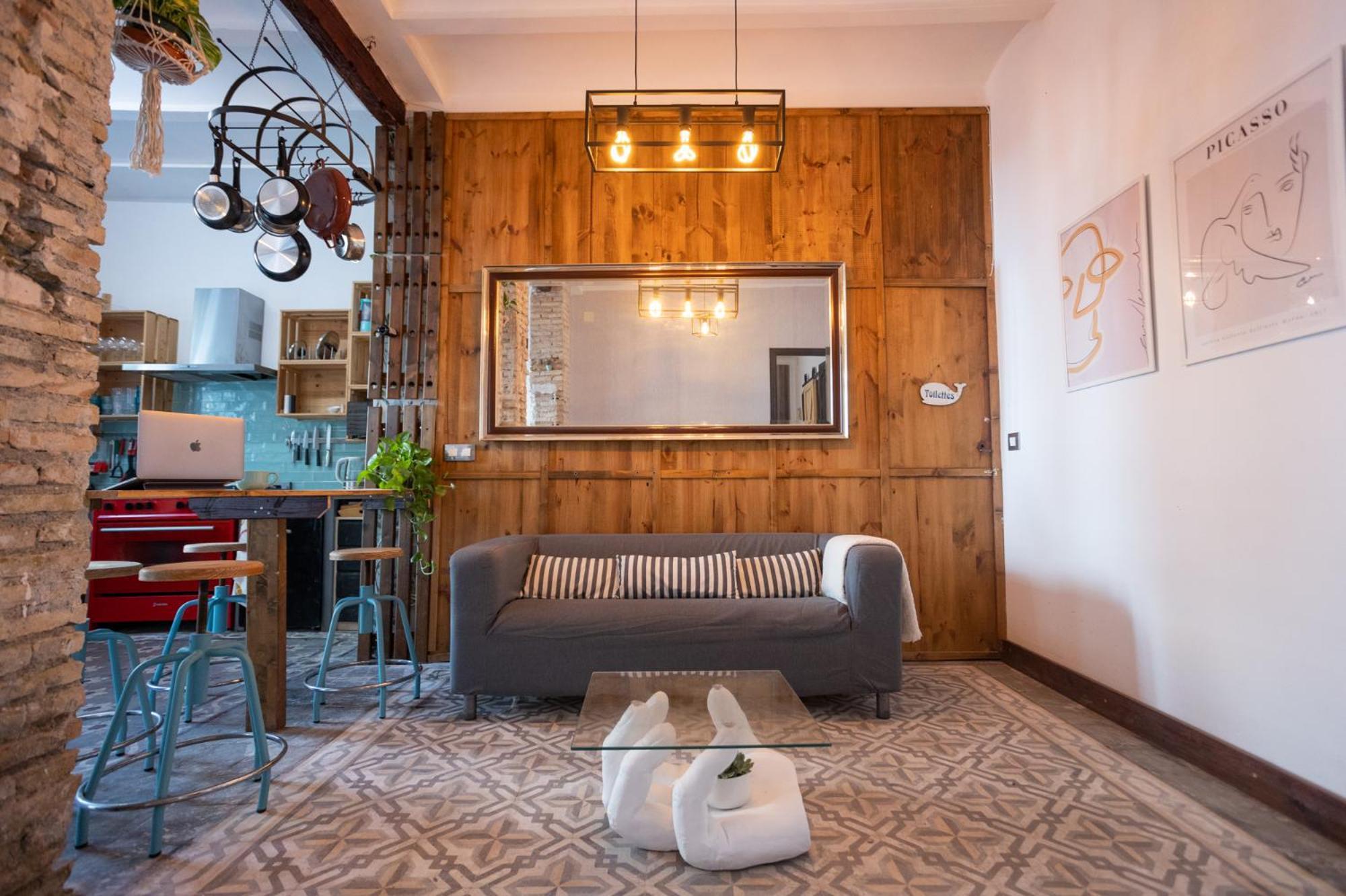 Gjestgiverier Naim Centro Málaga