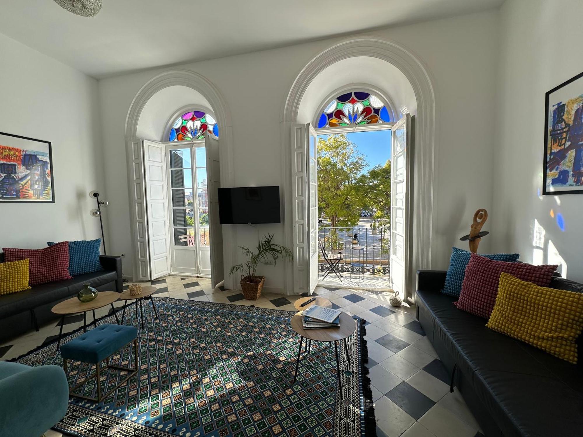 Center Flat Balcony At Picasso's