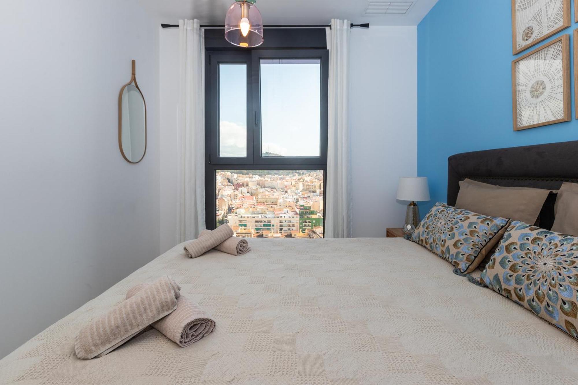 Views Apartment *