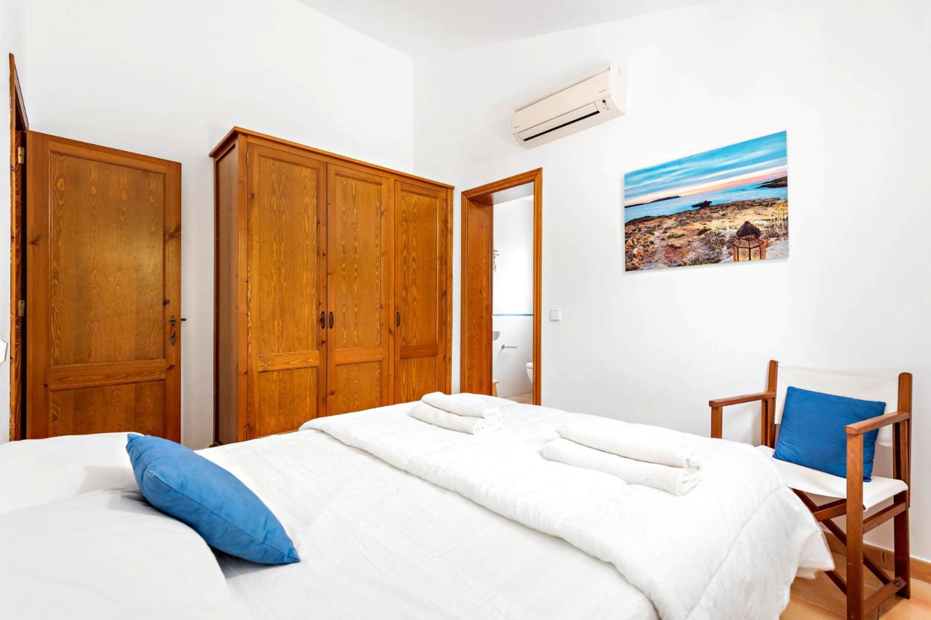 Cozy Beachfront From Space Holiday home
