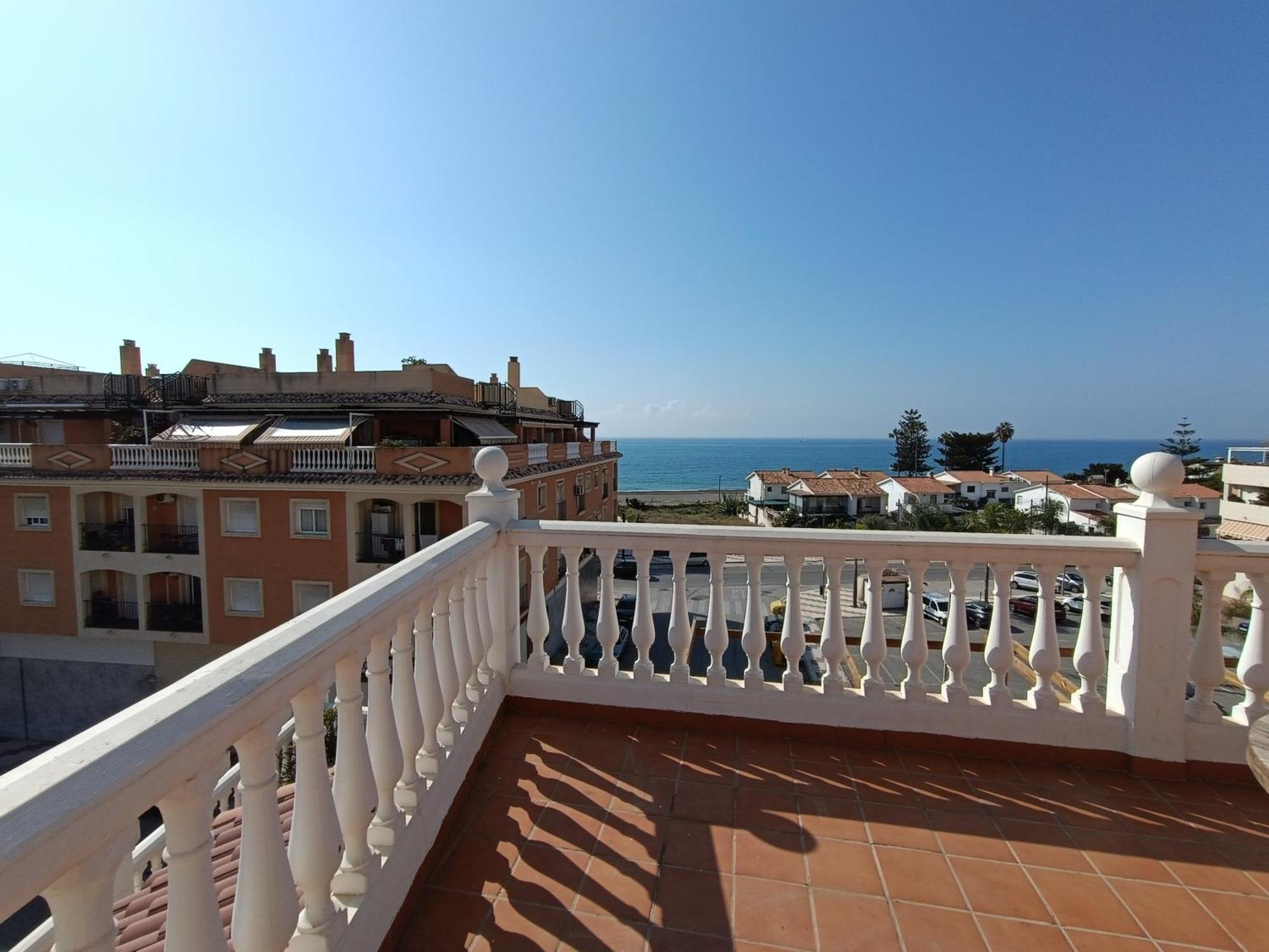 Lovely Penthouse In Front Of The With Free Parking Appartamento