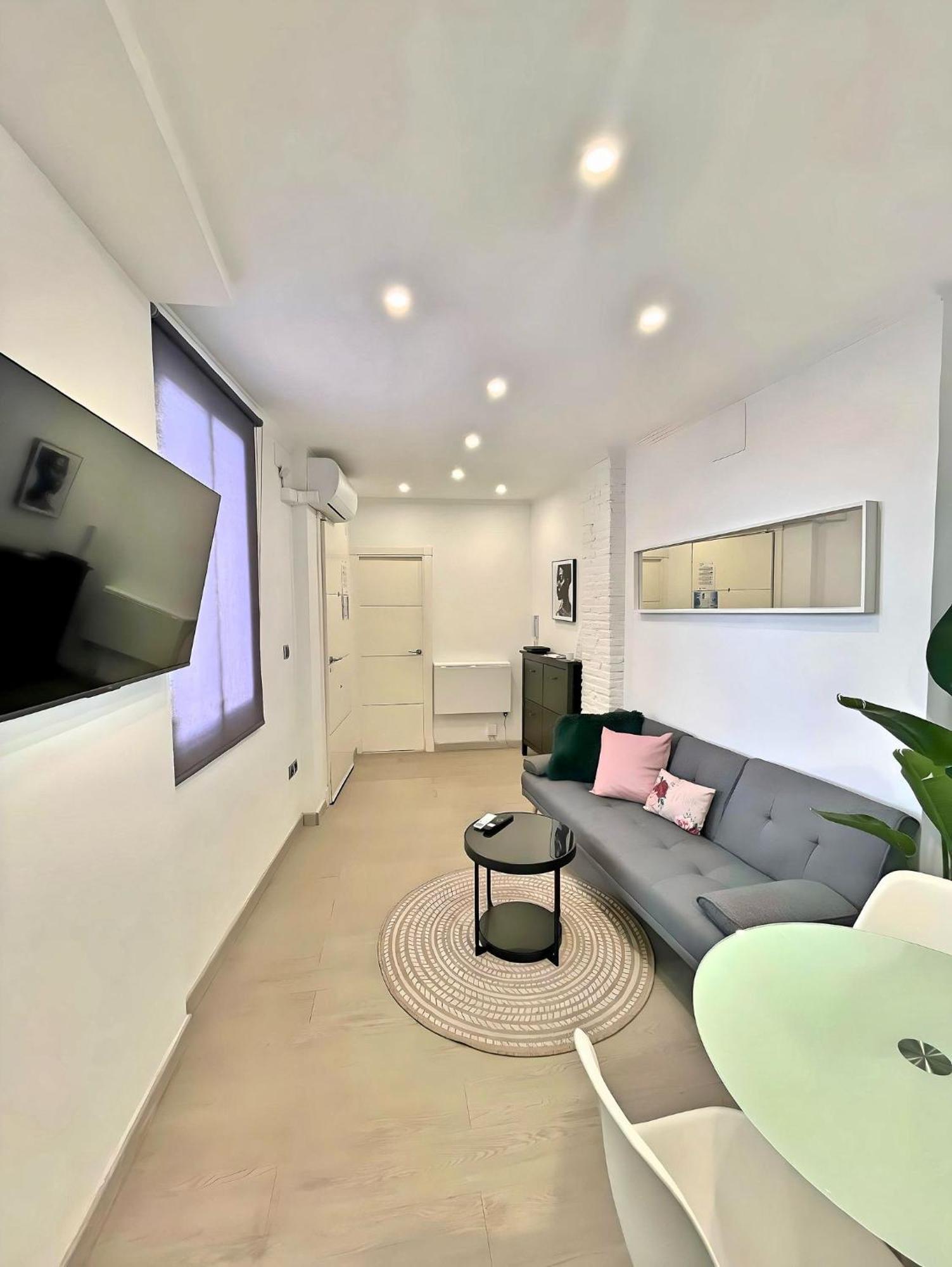 Excellent Location Centro Historico 2 Bed Flat Lägenhet *