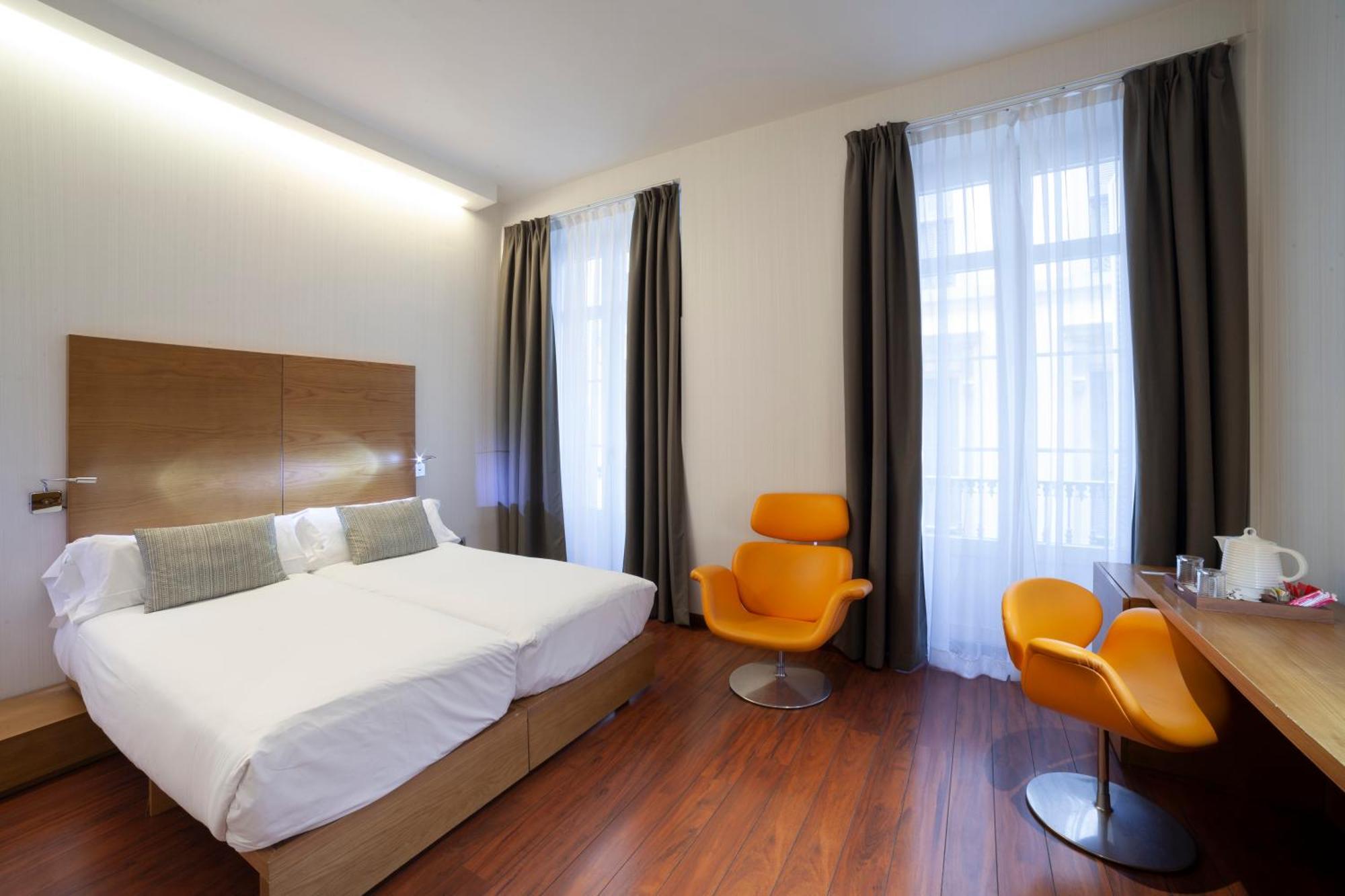 Petit Palace Plaza Hotel 4*