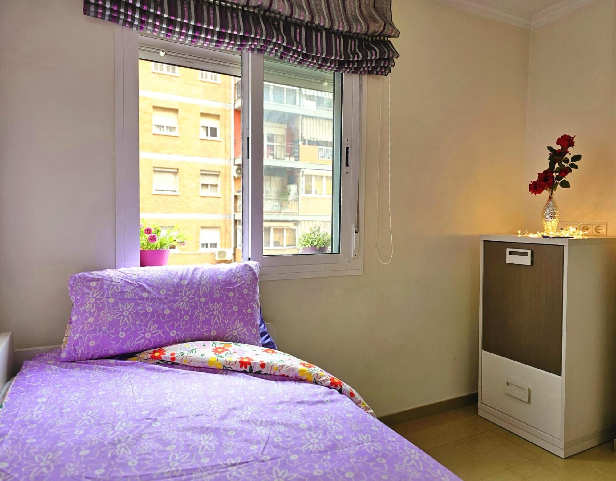 Modern Near Airport & Center *
