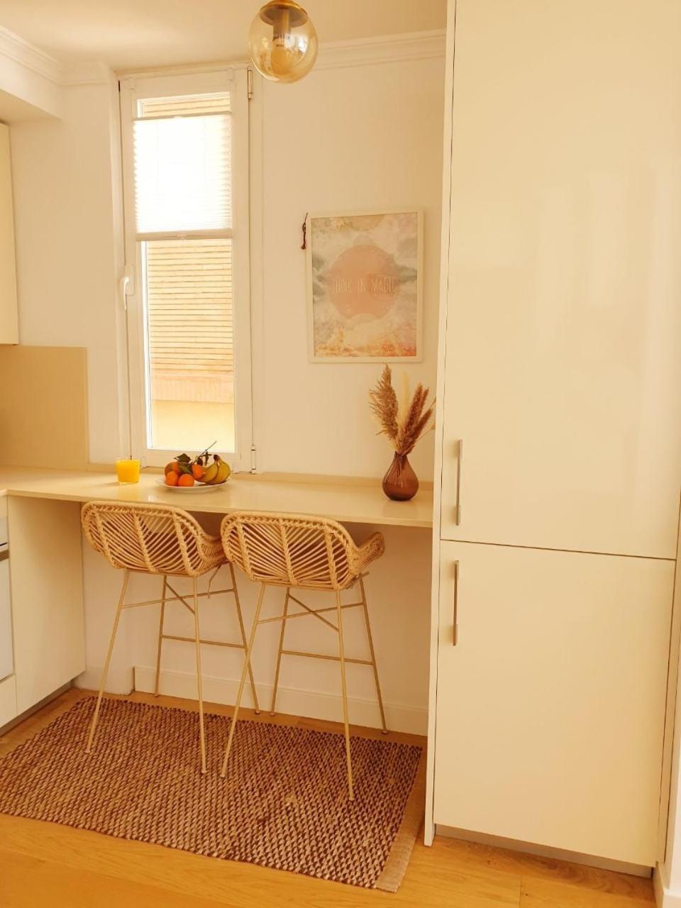 Apartamento With Private Terrace, Kingsize Bed, Highspeed-wifi & Ac