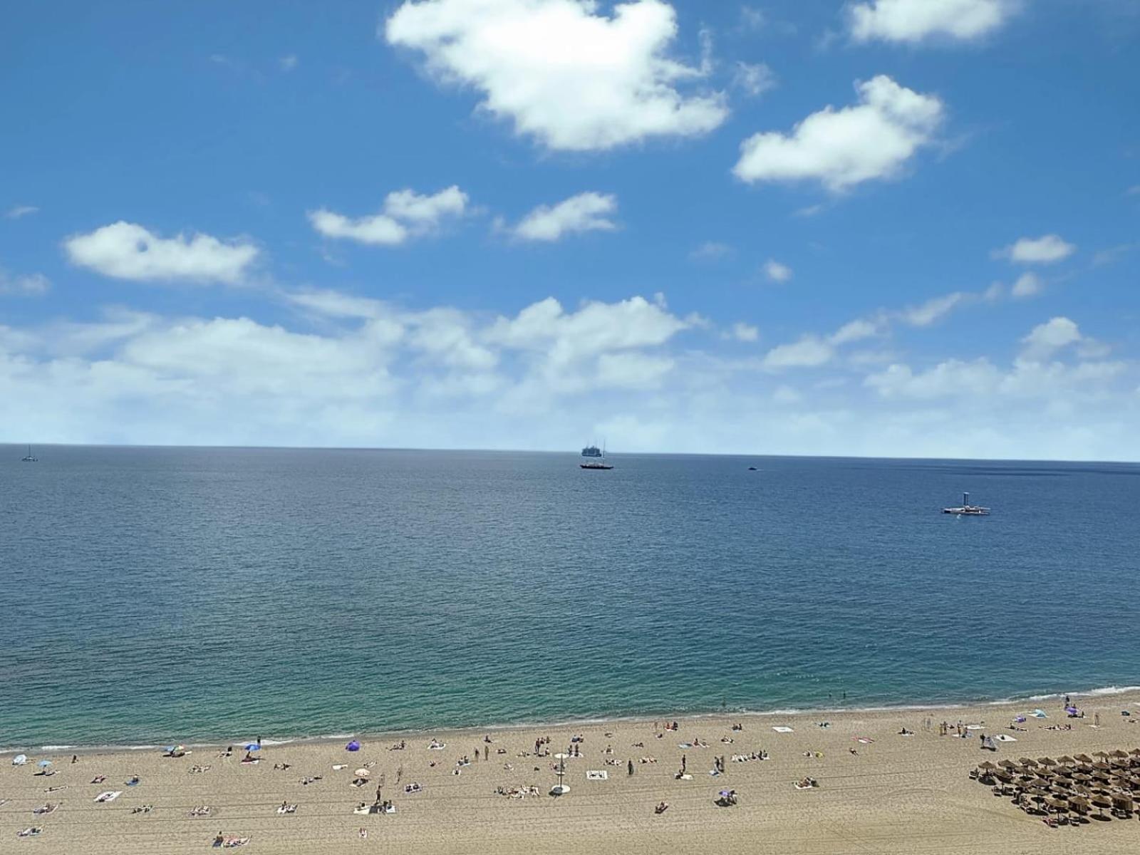 Espectaculares Vistas Al Mar Playa Malagueta Málaga