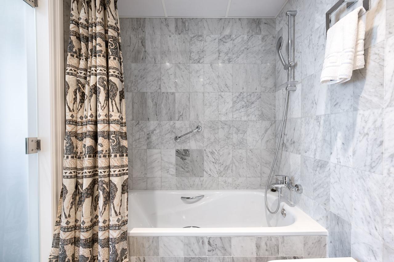 Mary In By Solaga Homes Apartment