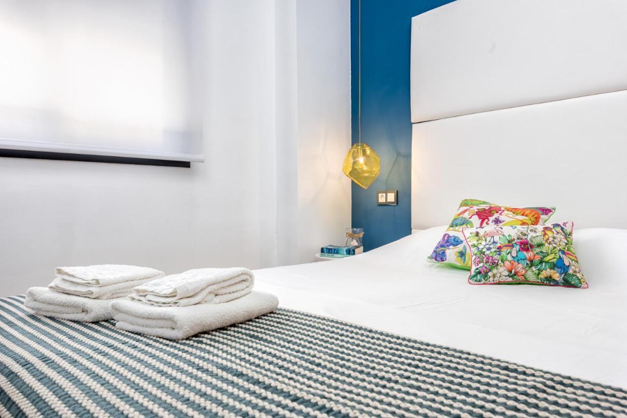 Atico Terraza Privada Piscina Centro Ac Nuevo 1hab Málaga