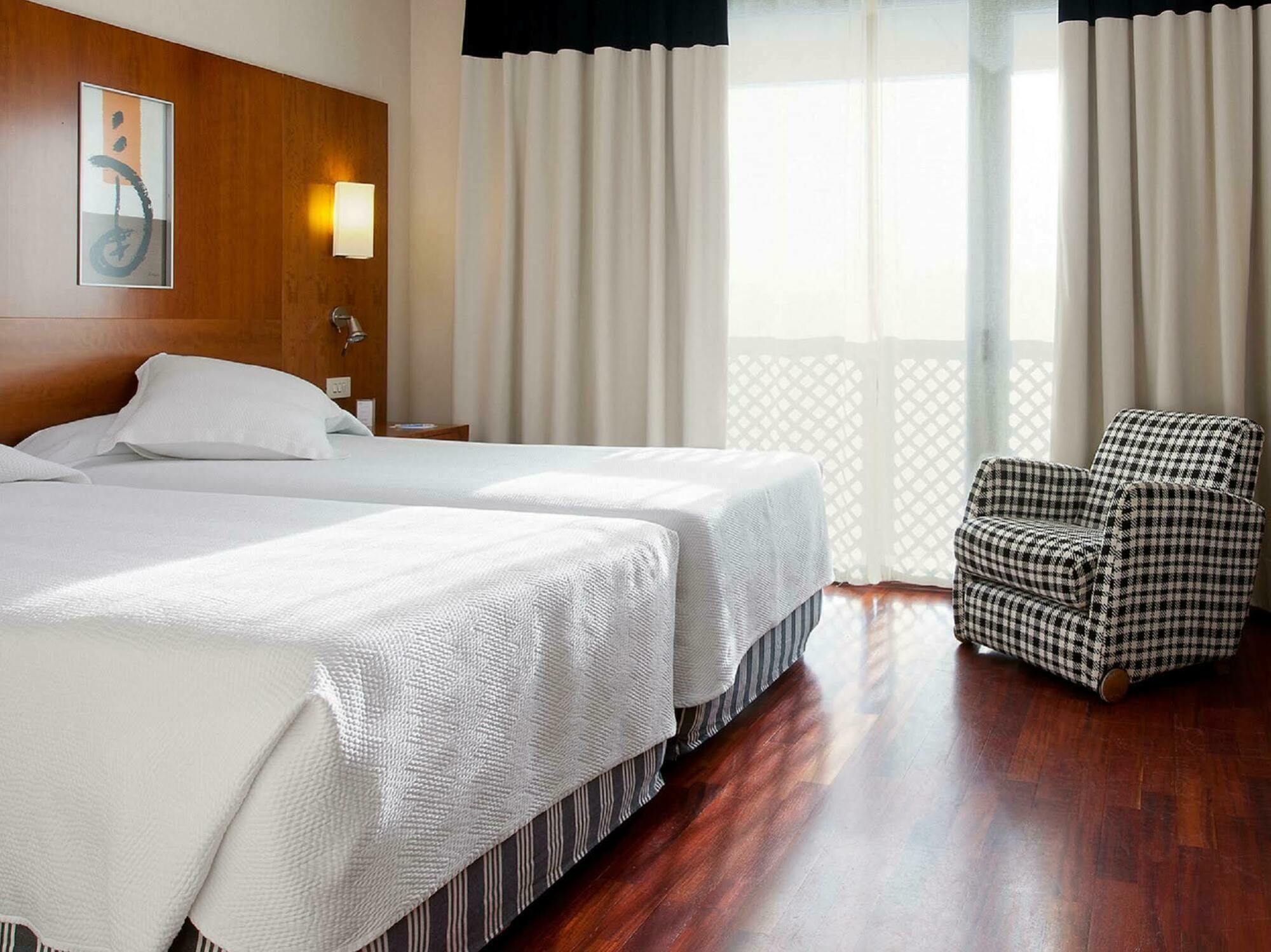 Nh Hotel 4*