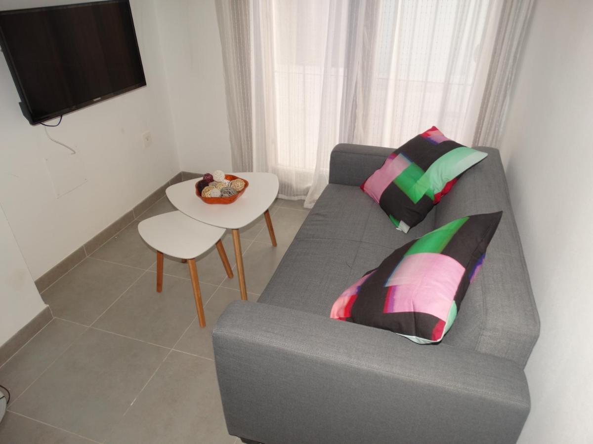 - Jinetes, 23 Apartahotel