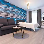 Malaga Rivas 34 Suites Homes
