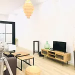 Munilla & Beach By Ele Apartments