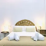 Munilla & Beach By Ele Apartments