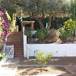 Acogedora Y Amplia Villa Con Piscina