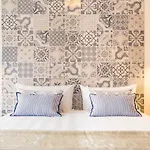 \'Montano Three\' Center By Ele Apartments