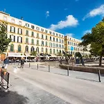 The 1St Corner Central Apartments