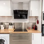 Comfortable And Charming Apartment With Terrace By Rems