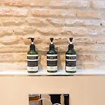 Te1A-El Teatro Brick Wall Suite Prime Location