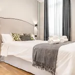 Central Apartment With Picasso Vibes By Rems
