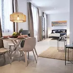 Dona M - Pure Luxe Studio Malaga Down Town
