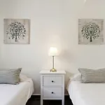 Spacious Centre Apartment In Malaga