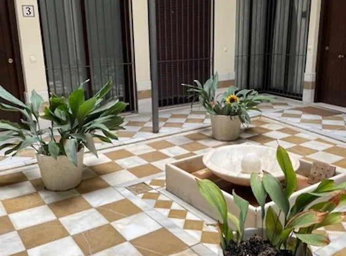 Holidays2Malaga Jinetes Junto Casco Historico & Parking