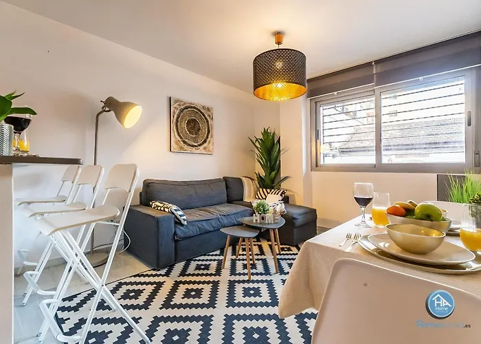Malaga Boutique Stay - Carlos Haya Area With Parking