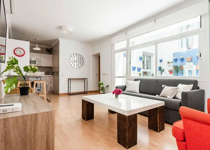 Urbanchicmalaga Historic Malaga Apt With Private Patio