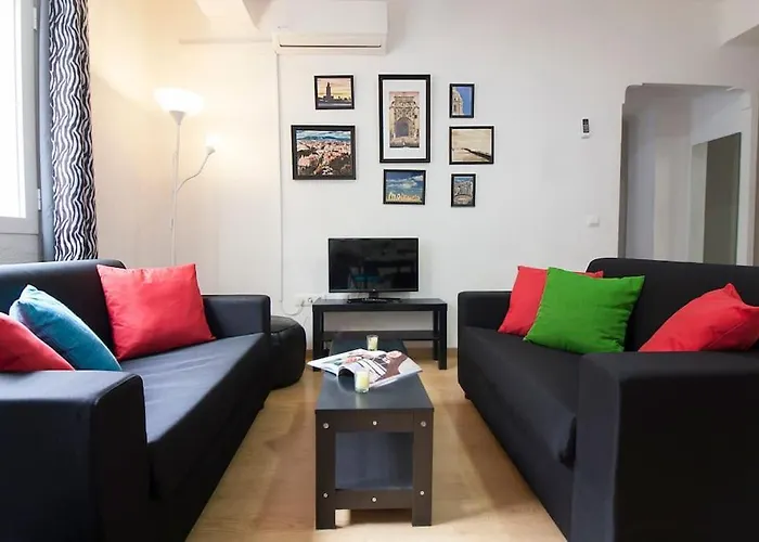 Entire 3 Room Flat In City Center - Canast