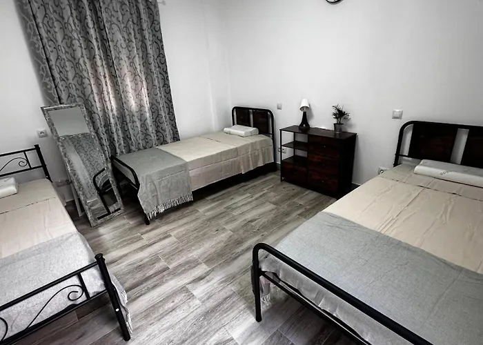 Amplia Casa Entera Con Patio Y Terraza Para Familia Y Grupo De Amigos
