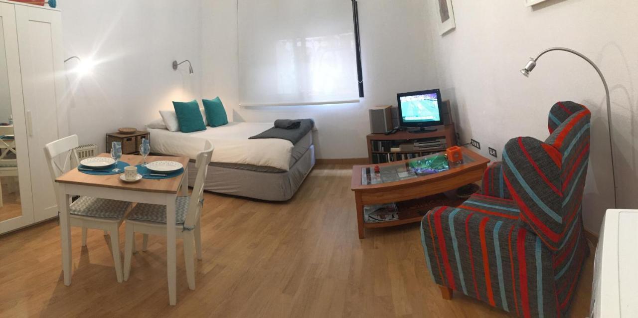 Pool And Garage Old Town Apartment Malaga