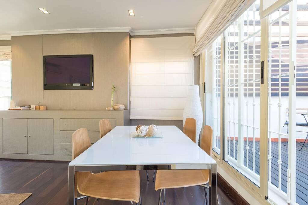 Tgh/ Atico Calle Victoria Appartement