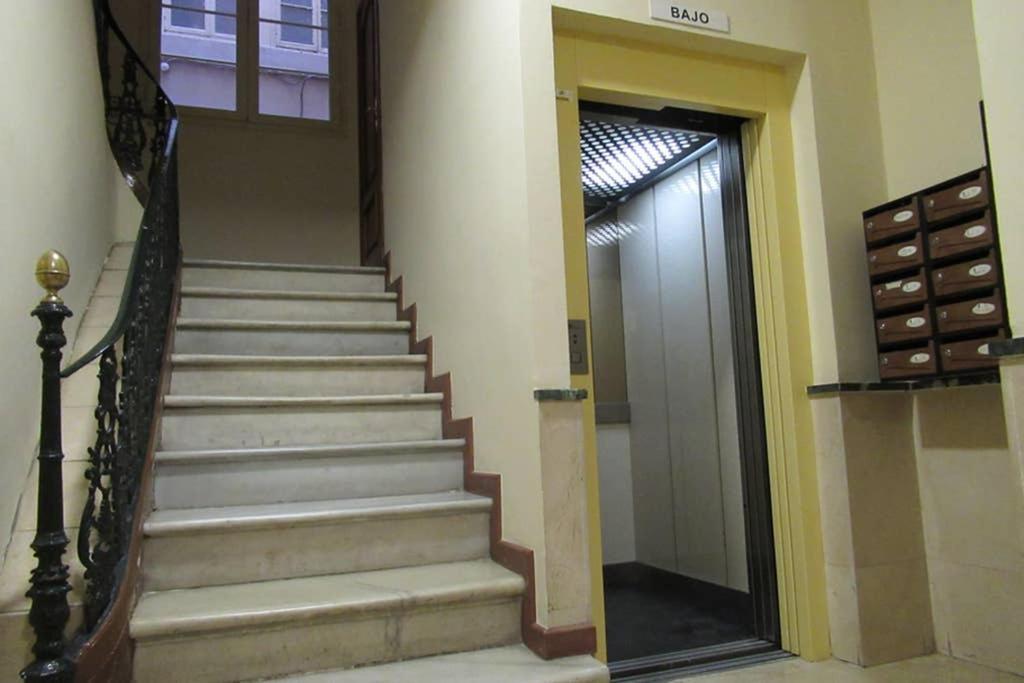 Center Cathedral Views & Free Wifi Apartment