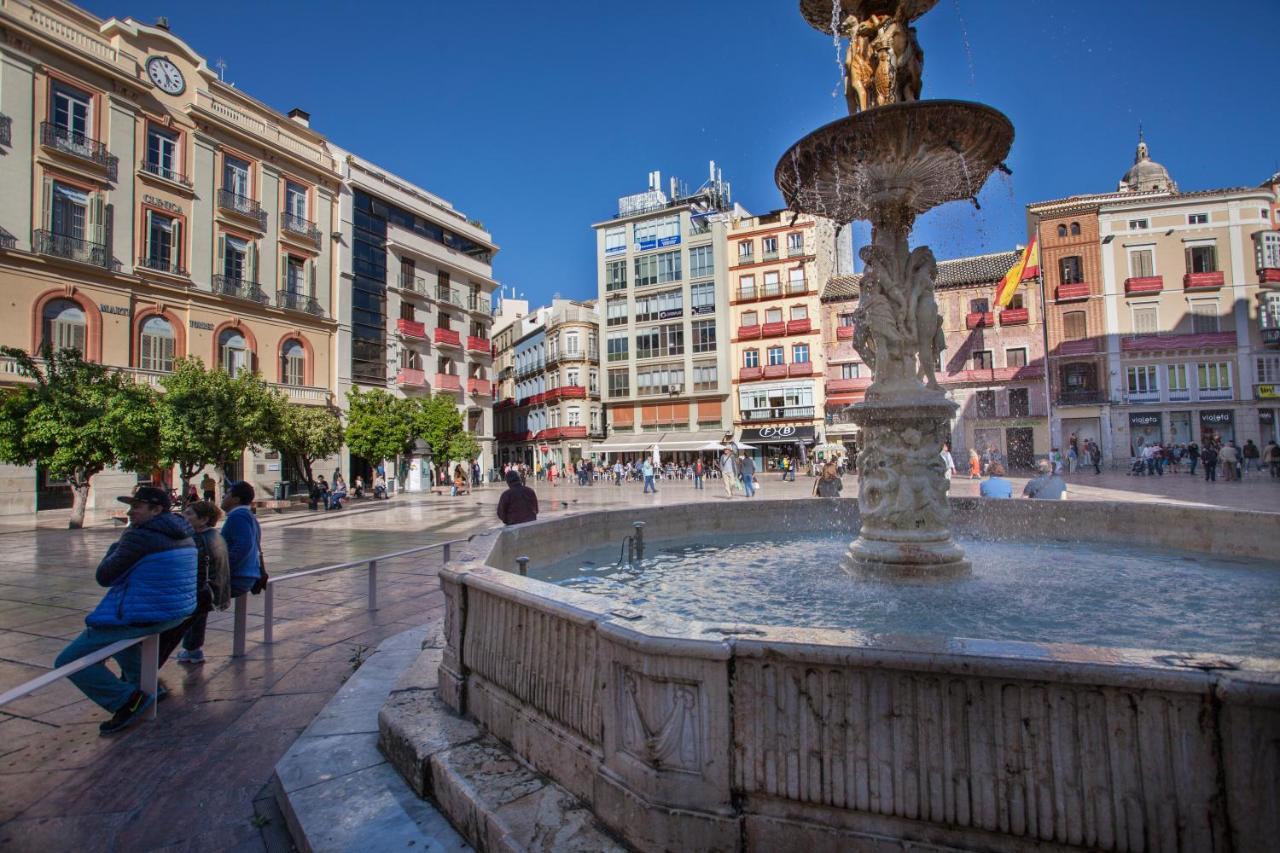 Elegante Plaza Constitucion Malaga