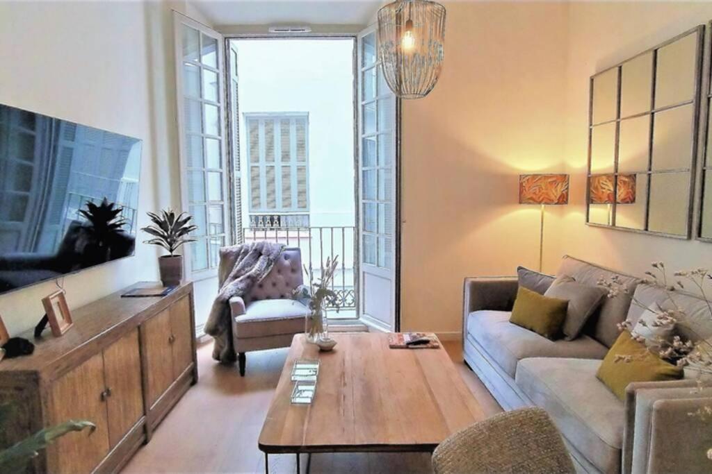 Key-wise Luxury Plaza Teatro Free Parking 2r * Malaga