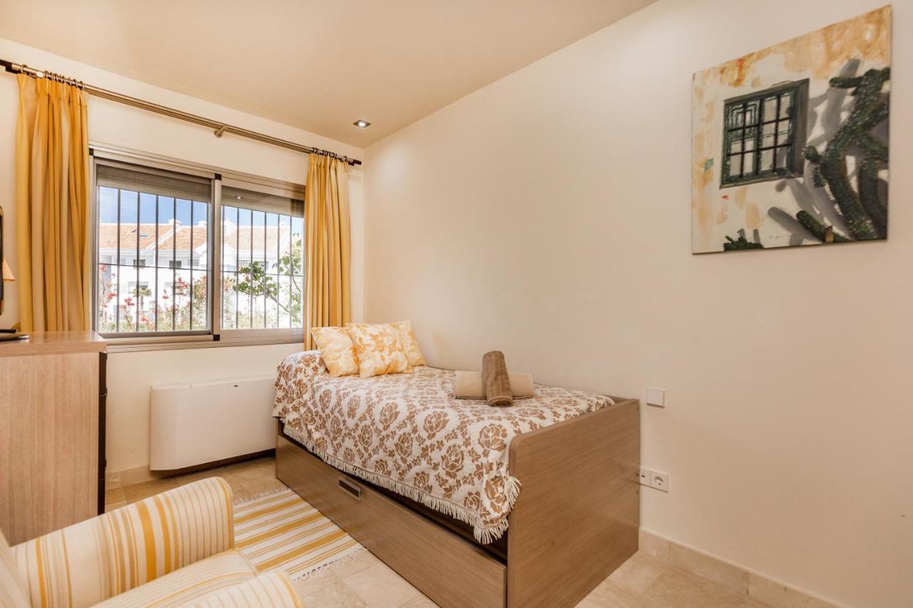Vakantiehuis Townhouse With Great Sea Views In Riviera Del Sol Málaga