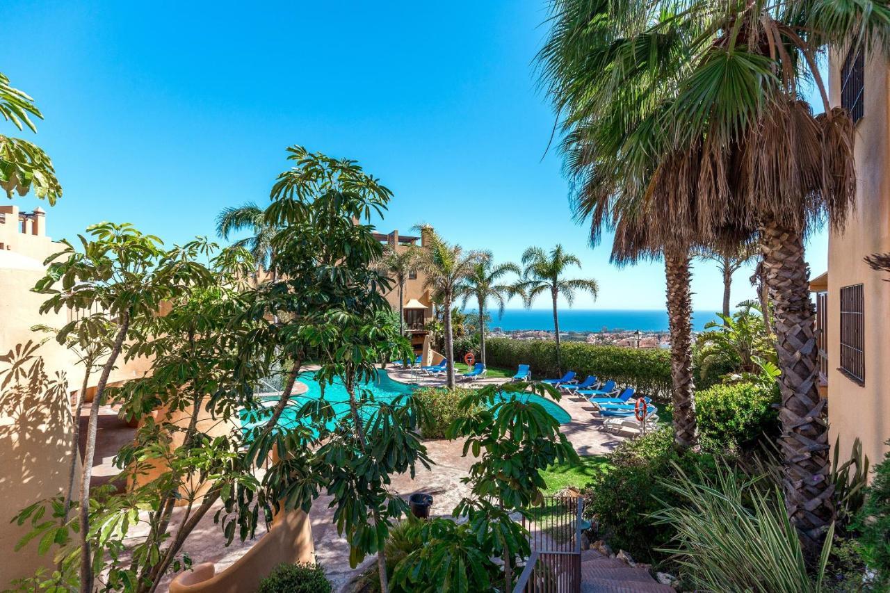 Townhouse With Great Sea Views In Riviera Del Sol Vakantiehuis