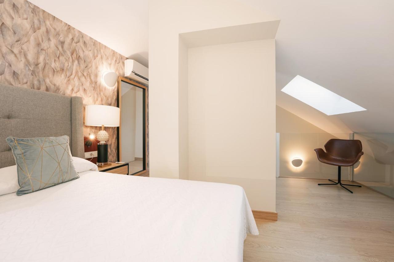 Debambu Atarazanas Aparthotel Málaga
