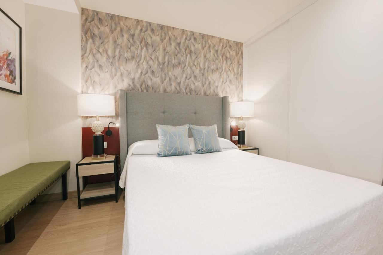 Debambu Atarazanas Aparthotel Málaga