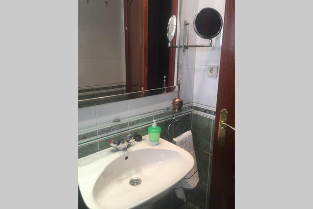 Confortable-tranquilo Junto Al Centro Apartamento