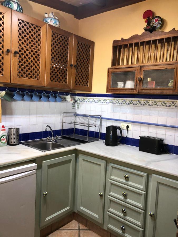 A Home-from-home With Stunning Views Fibre-optic Broadband + Uk And Spanish Tv *