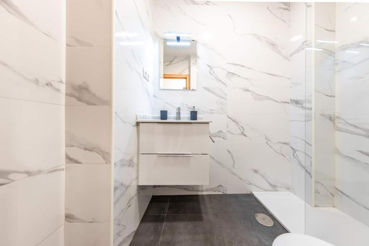 Appartamento Private Rooftop & Elegant Studio - Center By Rems