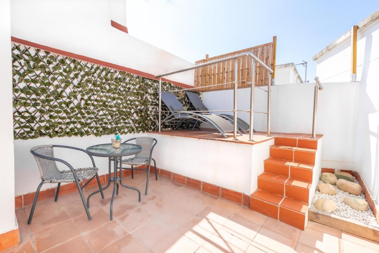Private Rooftop & Elegant Studio - Center By Rems Appartamento