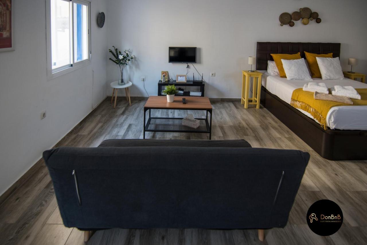 Studio Malaka, Enjoy And The Sea Apartment *