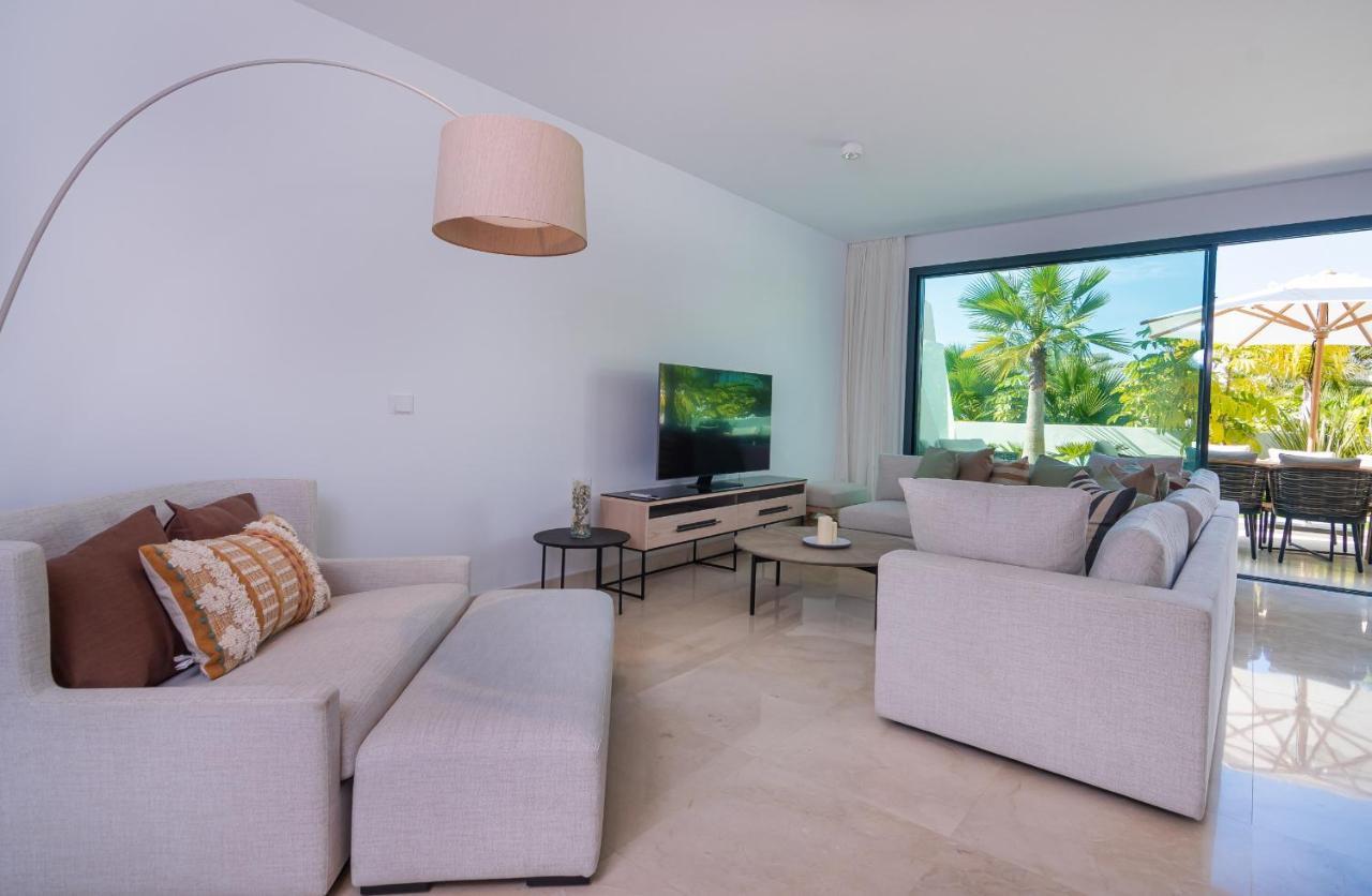 Semesterbostad Luxurious Townhouse With Roof Plunge Pool