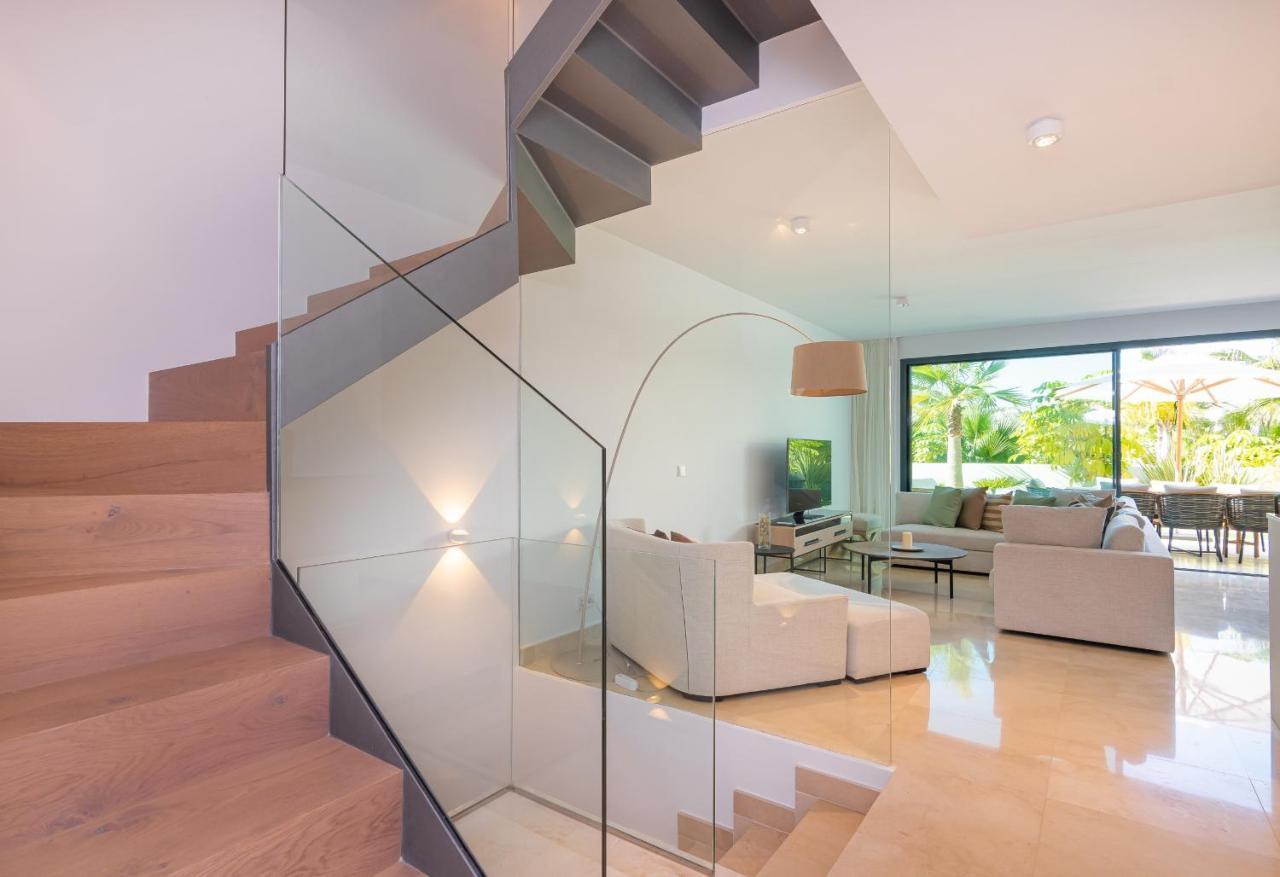 Semesterbostad Luxurious Townhouse With Roof Plunge Pool *
