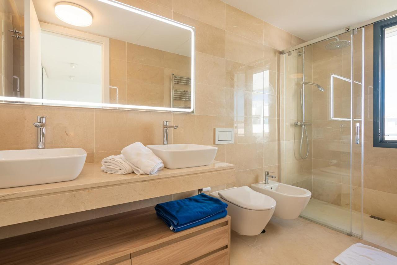 Luxurious Townhouse With Roof Plunge Pool Semesterbostad *