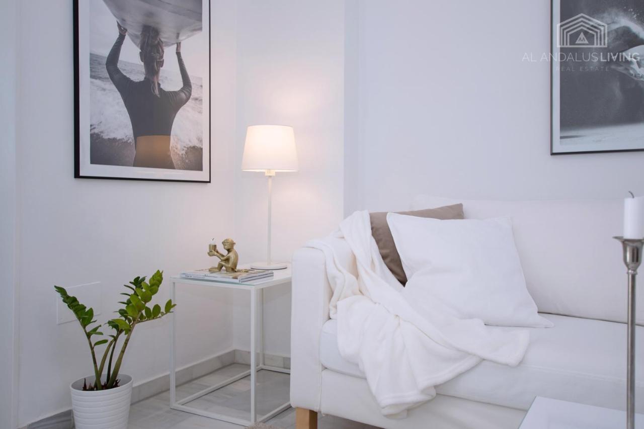 Leilighet Scandinavian Style With Amazing Sea Views And South West Facing Sunny Terrace In Miraflores Walking Distance To The Beach! Málaga